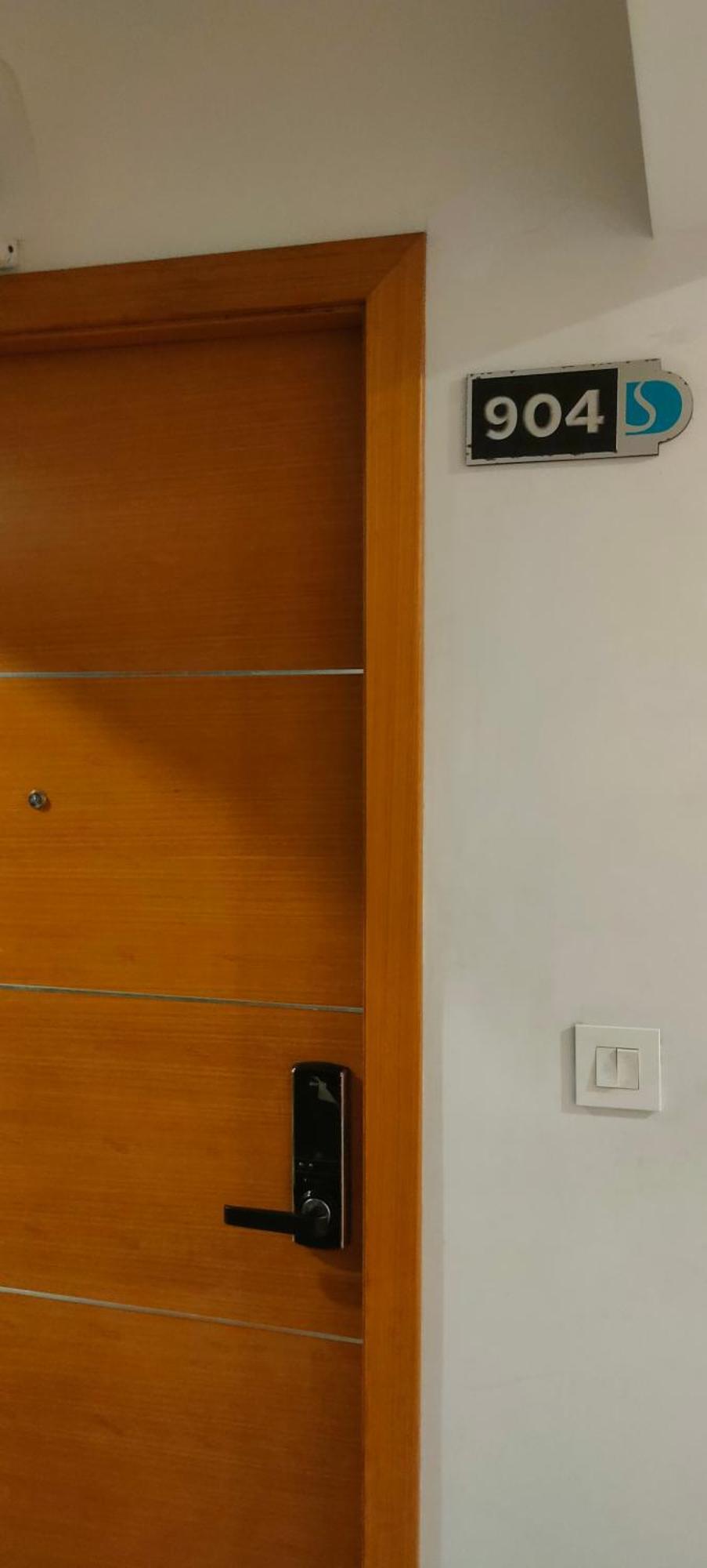 Luxurious Apartment With A Pool And Gym Near Trivandrum Railway Station Thiruvananthapuram Exteriör bild